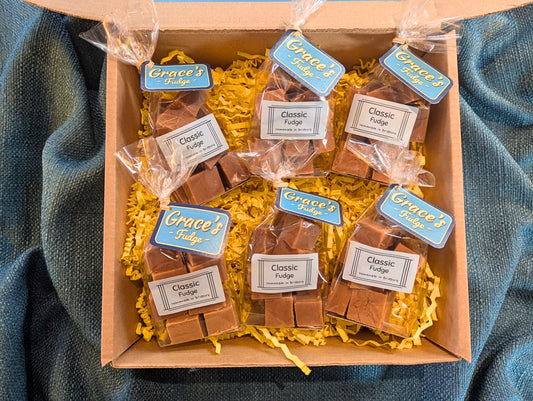 Classic Fudge Box - 900g